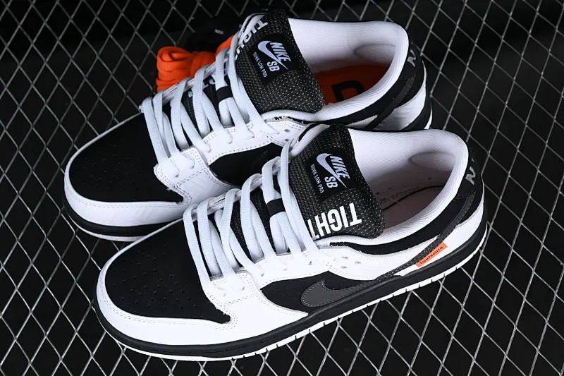 All categories Nk SB Dunk Series Nk SB Dunk Low low-top sneakers Tightbooth x Nk SB Dunk joint model Inverted Panda SB low-top casual sports skateboard shoes FD2629-100